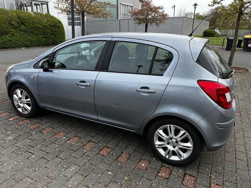 Gebraucht Opel Corsa 90 PS (66 kW) 2009 Grau Kleinwagen