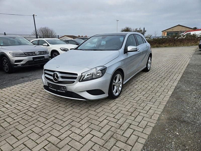 Silber Gebraucht 2013 Mercedes A180 Kleinwagen | 9.250 € (Fairer Preis) - Bild 1/4