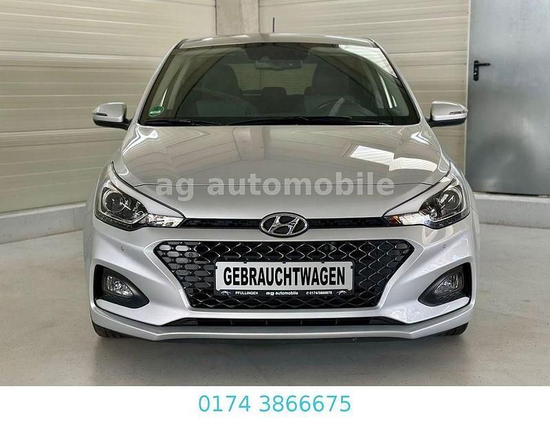 Sleek silver / met Gebraucht 2019 Hyundai i20 Select Limousine | 10.980 € (Fairer Preis) - Bild 1/4