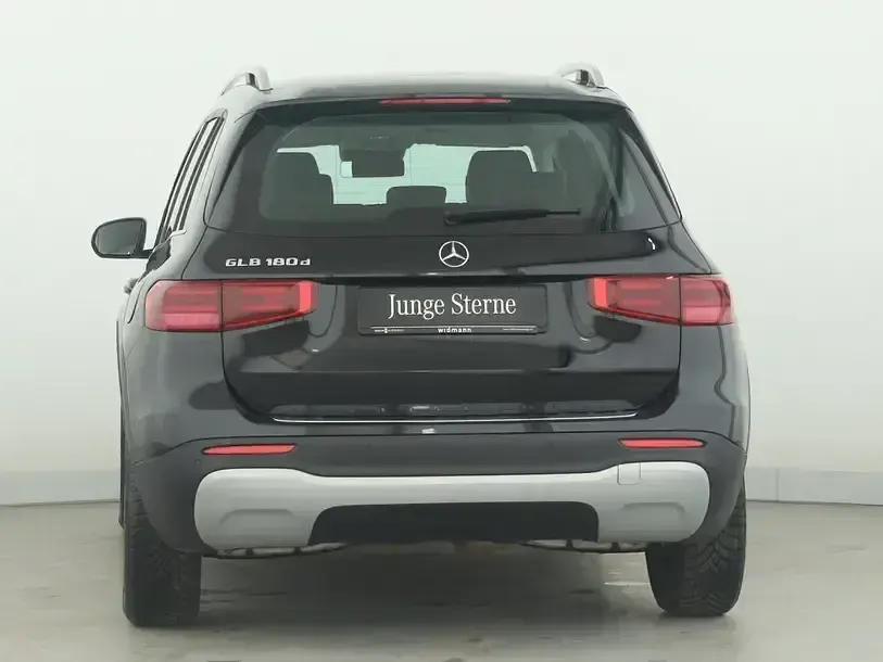 Gebraucht Mercedes GLB180 116 PS (85 kW) 2024 Metalliclack kosmosschwarz SUV