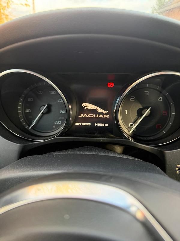 Gebraucht Jaguar XE R 180 PS (132 kW) 2016 Blau Limousine