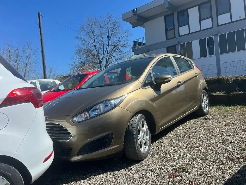 Gebraucht Ford Fiesta SYNC Edition 101 PS (74 kW) 2013 Braun Limousine