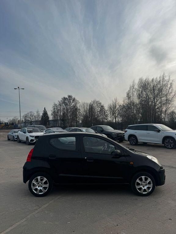 Gebraucht Nissan Pixo Acenta 68 PS (50 kW) 2010 Schwarz Kleinwagen