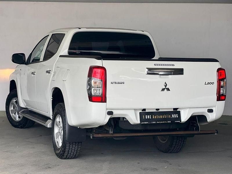 Gebraucht Mitsubishi L200 Basis 150 PS (110 kW) 2021 Weiß Abholung