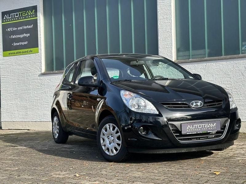Schwarz Gebraucht 2011 Hyundai i20 Edition Kleinwagen | 3.995 € (Guter Preis) - Bild 1/4