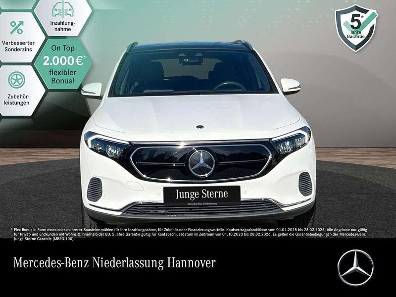 Polarweiß Gebraucht 2021 Mercedes EQA250 Electric Art SUV | 27.990 € (Superpreis) - Bild 1/3