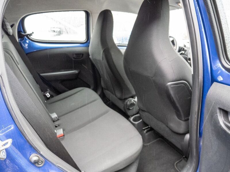 Gebraucht Peugeot 108 Active 72 PS (52 kW) 2021 Blau Kleinwagen