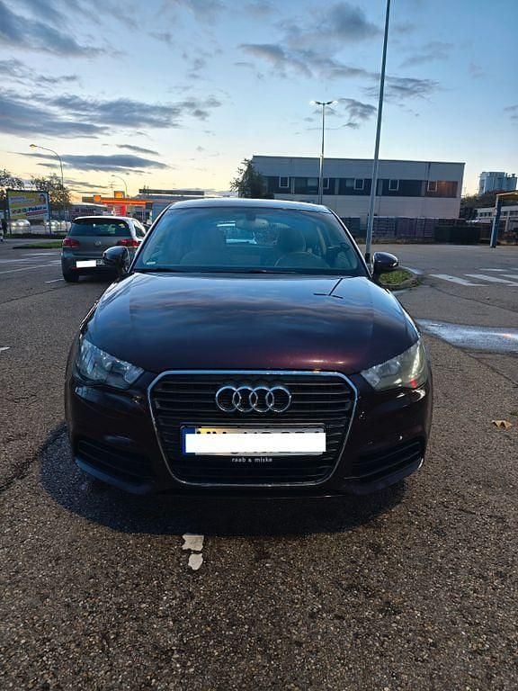 Rot Gebraucht 2012 Audi A1 S-Line Kleinwagen | 10.000 € (Guter Preis) - Bild 1/4