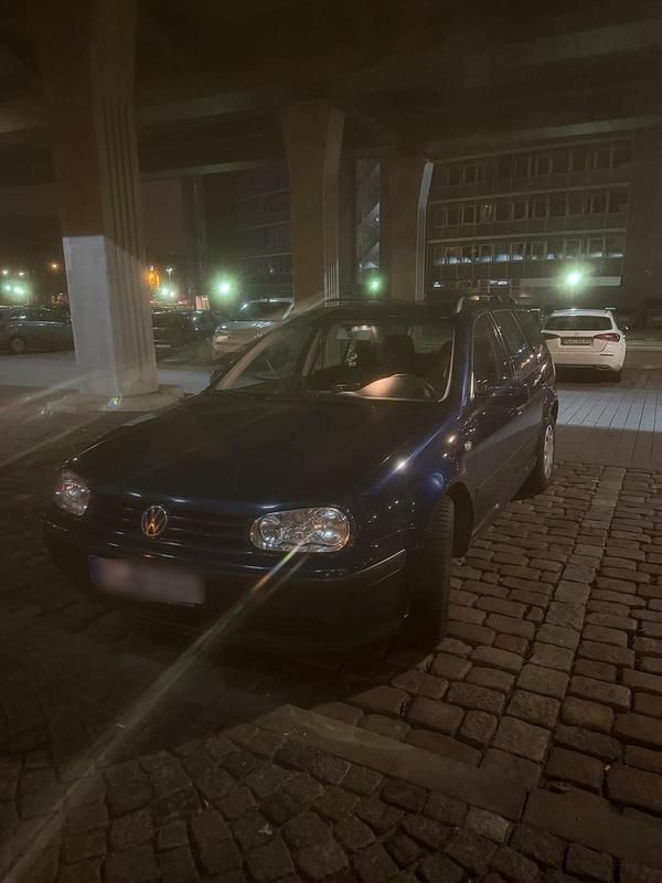 Blau Gebraucht 2002 VW Golf IV Kombi | 900 € (Guter Preis) - Bild 1/4