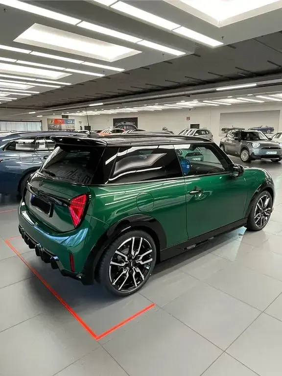 Gebraucht Mini John Cooper Works 204 PS (150 kW) 2024 Grün Kleinwagen