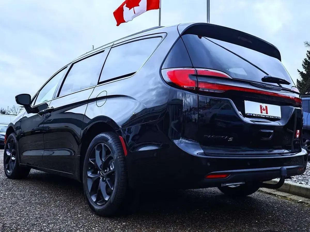 Neu Chrysler Pacifica Limited 291 PS (214 kW) 2025 Chrystal black Van