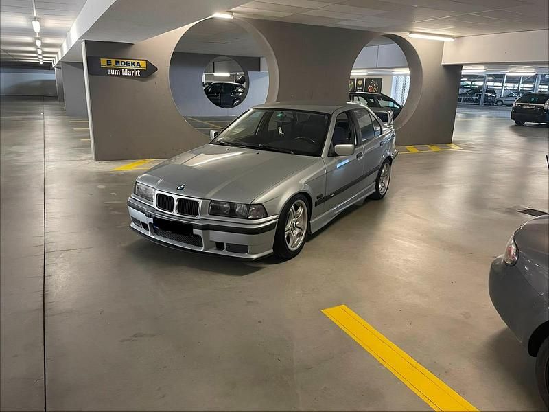 Silber Gebraucht 1996 BMW 320 M Sport Limousine | 7.500 € (Fairer Preis) - Bild 1/2