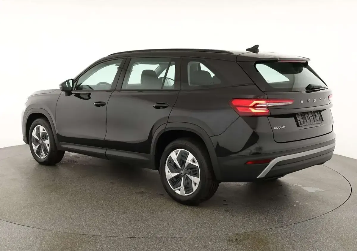 Neu Skoda Kodiaq Selection 150 PS (110 kW) 2026 Black magic perleffekt SUV