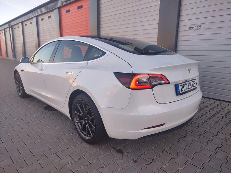Gebraucht Tesla Model 3 324 kW (441 PS) 2019 Weiß Limousine