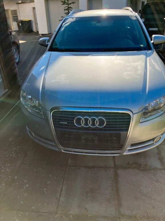 Silber Gebraucht 2007 Audi A4 Sport Kombi | 2.450 € (Guter Preis) - Bild 1/4