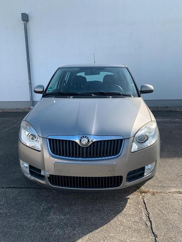 Gebraucht Skoda Fabia Ambiente 70 PS (51 kW) 2008 Beige Limousine