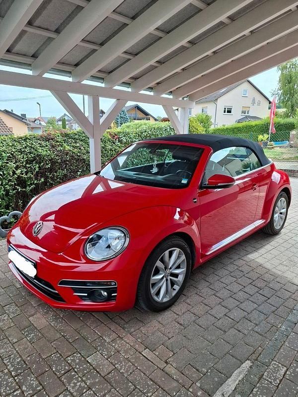 Rot Gebraucht 2018 VW Beetle Sound Cabrio | 18.500 € (Fairer Preis) - Bild 1/4