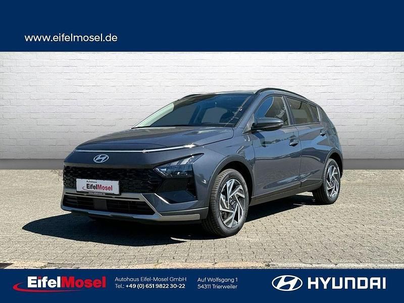Aurora grey / met Gebraucht 2023 Hyundai Bayon Select SUV | 22.460 € (Teuer) - Bild 1/4