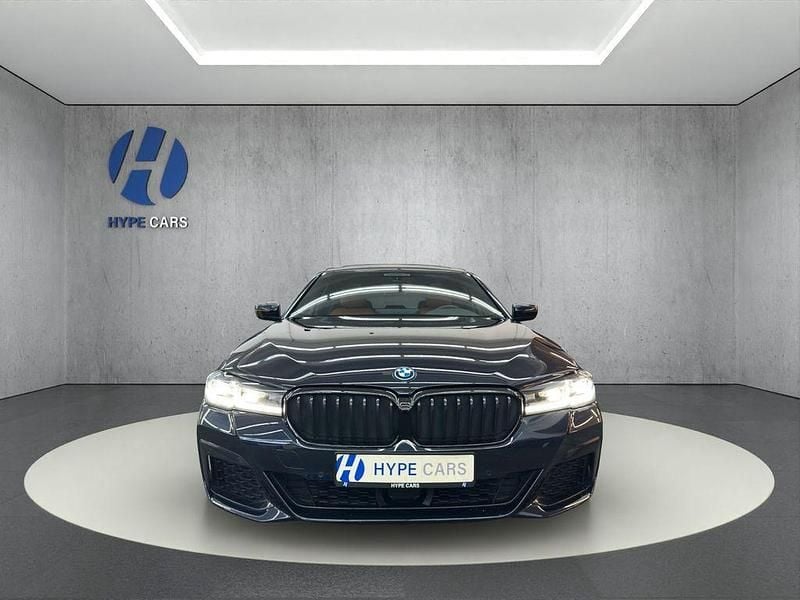 Gebraucht BMW 545e M Sport 394 PS (289 kW) 2022 Schwarz Limousine
