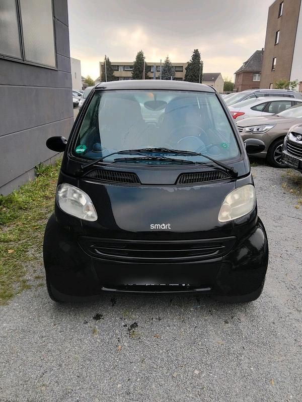 Schwarz Gebraucht 2000 Smart ForTwo Coupé Kleinwagen | 700 € (Guter Preis) - Bild 1/4