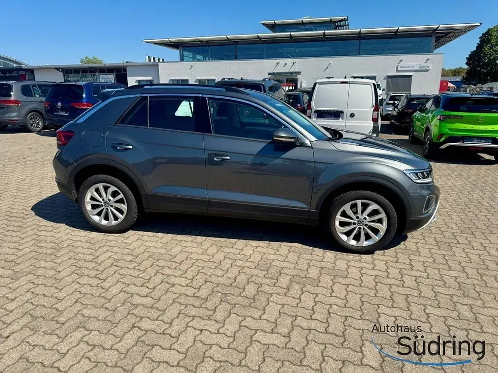 Gebraucht VW T-Roc Life 150 PS (110 kW) 2023 Indiumgrau SUV