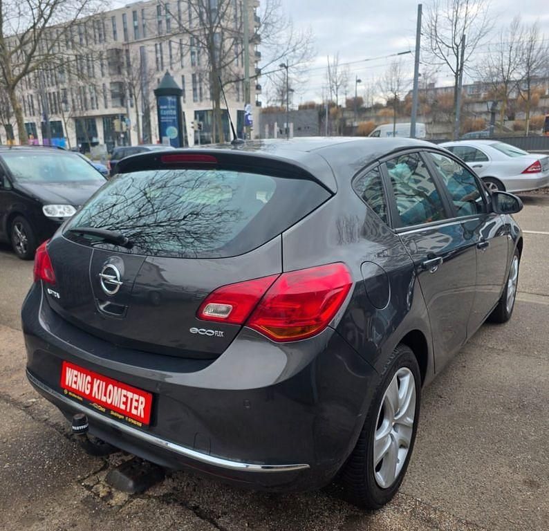Gebraucht Opel Astra Selection 110 PS (80 kW) 2014 Grau Limousine