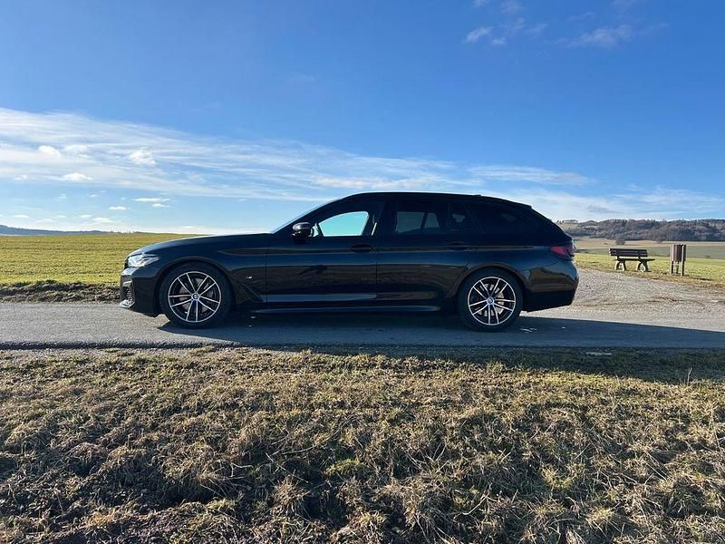 Gebraucht BMW 540 Sport Line 340 PS (250 kW) 2022 Schwarz Kombi