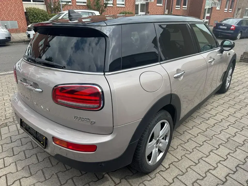Gebraucht Mini Cooper D Clubman Classic 150 PS (110 kW) 2022 Roof top grey Kombi