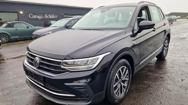 Gebraucht VW Tiguan Life 150 PS (110 kW) 2022 Deep black SUV