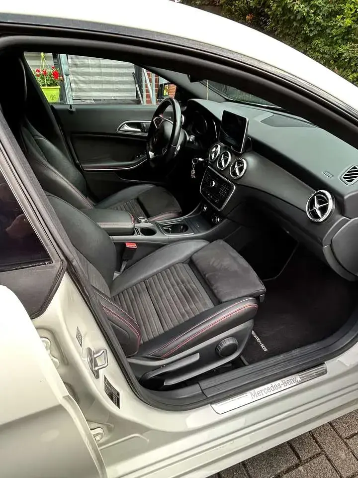 Gebraucht Mercedes CLA250 211 PS (155 kW) 2016 Weiß Limousine
