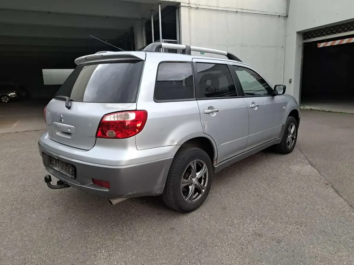 Gebraucht Mitsubishi Outlander Invite 136 PS (100 kW) 2007 Coolsilber (m) SUV