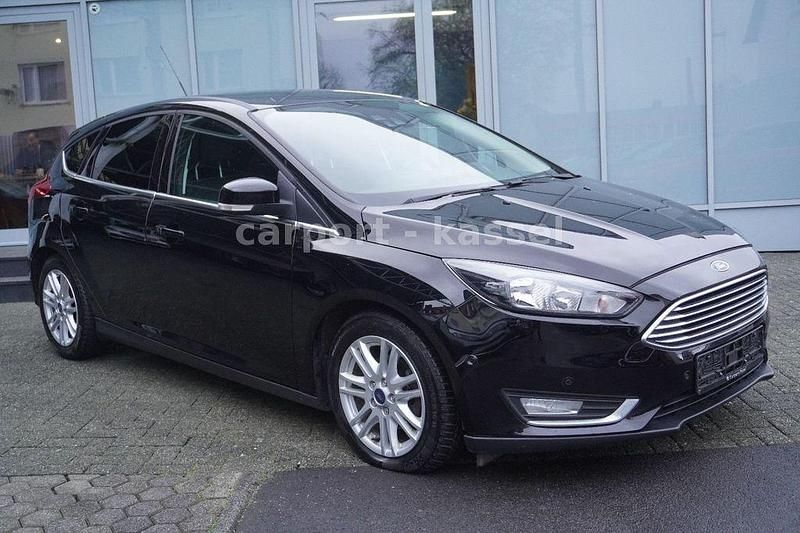 Schwarz Gebraucht 2016 Ford Focus Titanium Limousine | 7.999 € (Fairer Preis) - Bild 1/4
