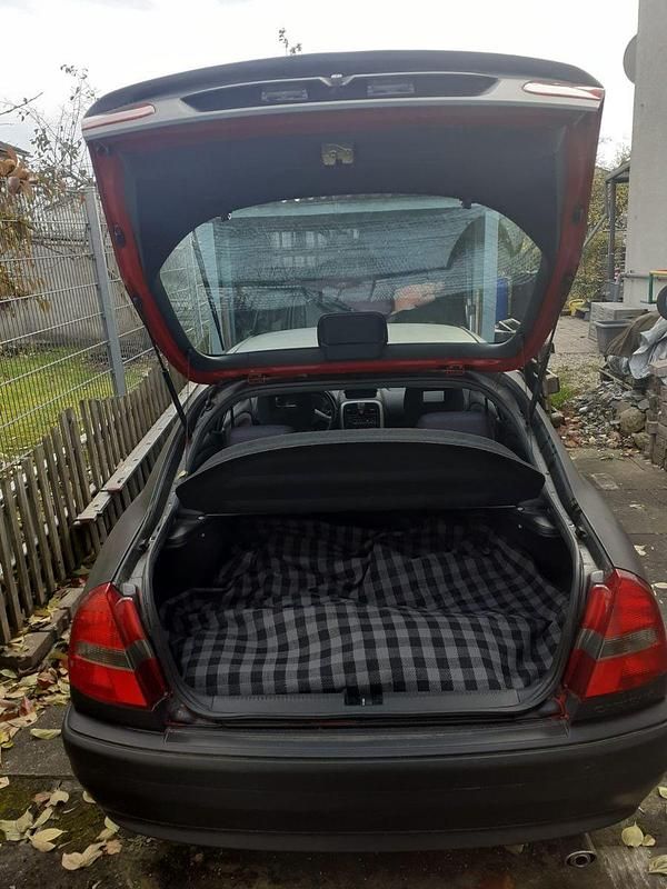 Gebraucht Mitsubishi Carisma 103 PS (75 kW) 2004 Schwarz Limousine