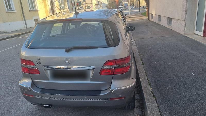 Gebraucht Mercedes B150 95 PS (69 kW) 2007 Grau Van / Kleinbus