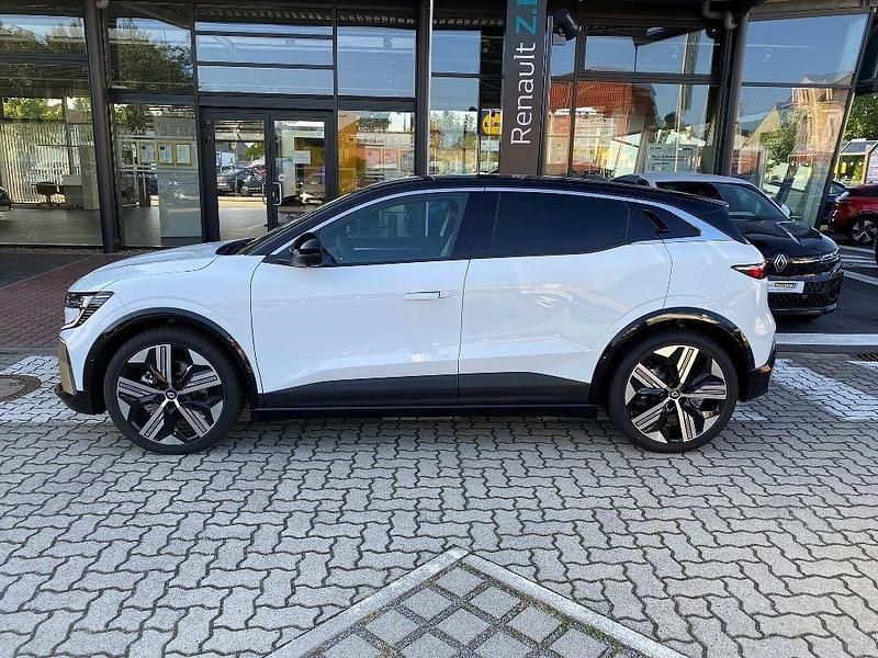 Gebraucht Renault Megane E-Tech Iconic 160 kW (218 PS) 2023 Weiß Limousine