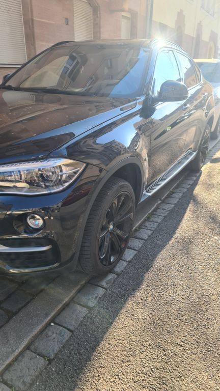 Schwarz Gebraucht 2018 BMW X6 SUV | 52.000 € - Bild 1/4