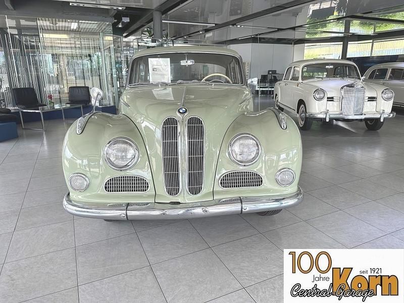 Grün Gebraucht 1960 BMW 502 Limousine | 54.600 € - Bild 1/4