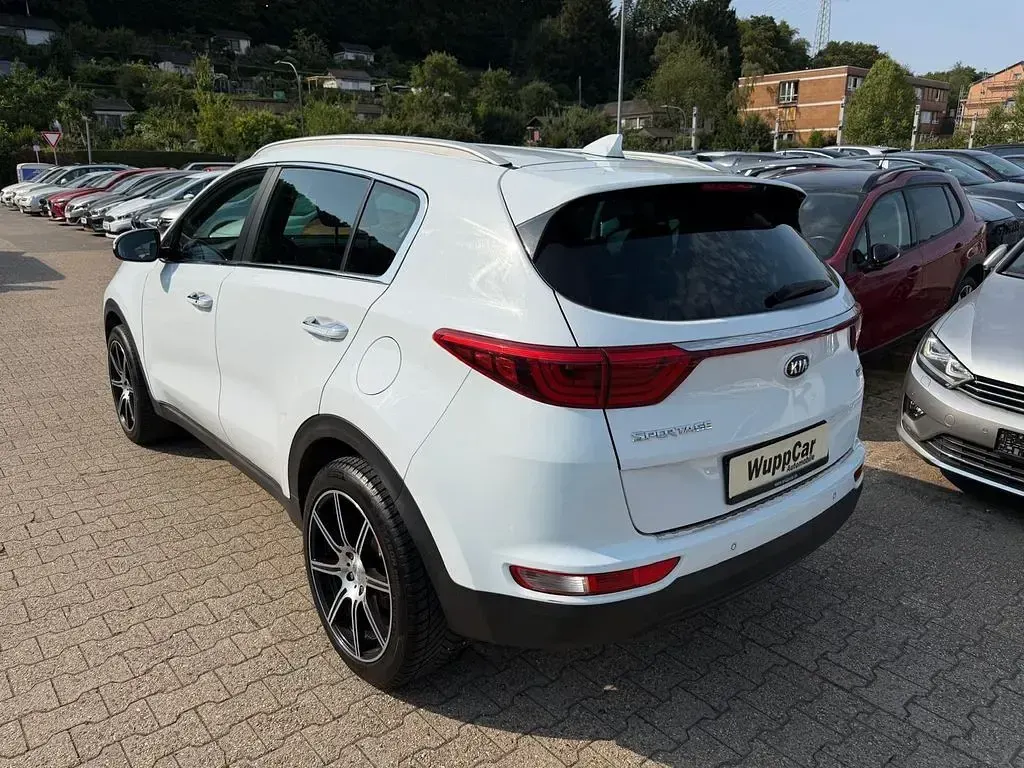 Gebraucht Kia Sportage Spirit 132 PS (97 kW) 2016 Weiß SUV
