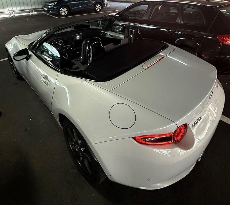 Używany Mazda MX5 Exclusive-Line 132 KM (97 kW) 2016 Biały Kabriolet