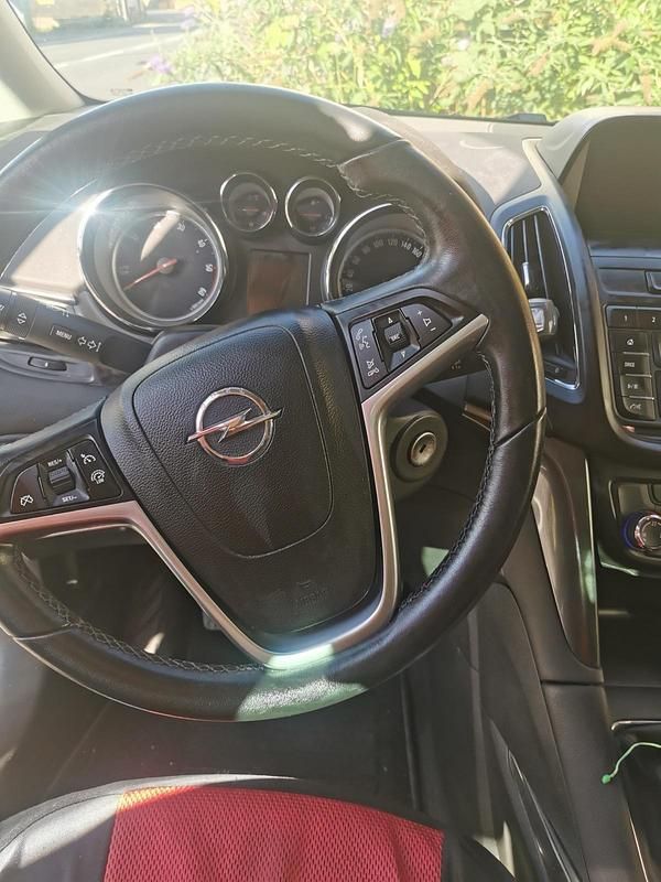 Gebraucht Opel Zafira Tourer 136 PS (100 kW) 2015 Andere farben Van / Kleinbus