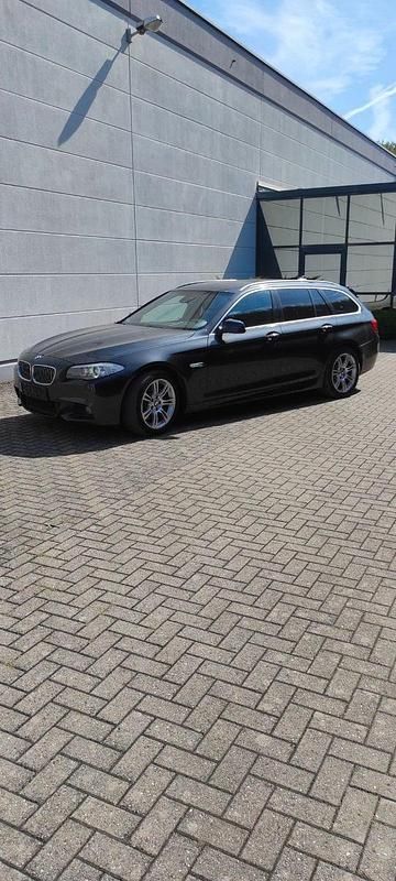 Schwarz Gebraucht 2012 BMW 530 M Sport Kombi | 9.500 € (Superpreis) - Bild 1/4