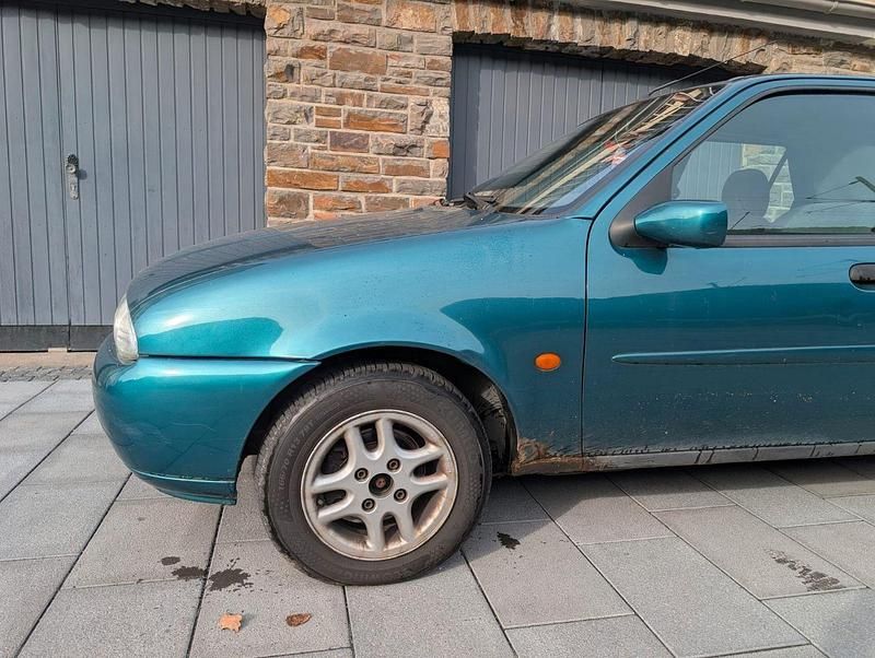 Gebraucht 1999 Ford Fiesta Ghia Limousine | 650 € (Guter Preis) - Bild 1/4
