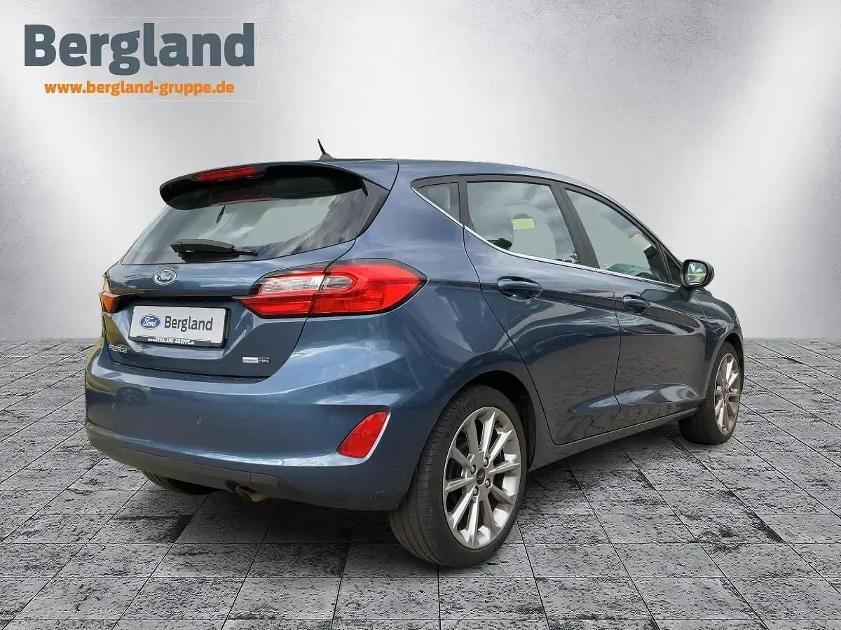 Gebraucht Ford Fiesta Titanium 125 PS (91 kW) 2023 Lackierung metallic "chrome blue" blau Kleinwagen