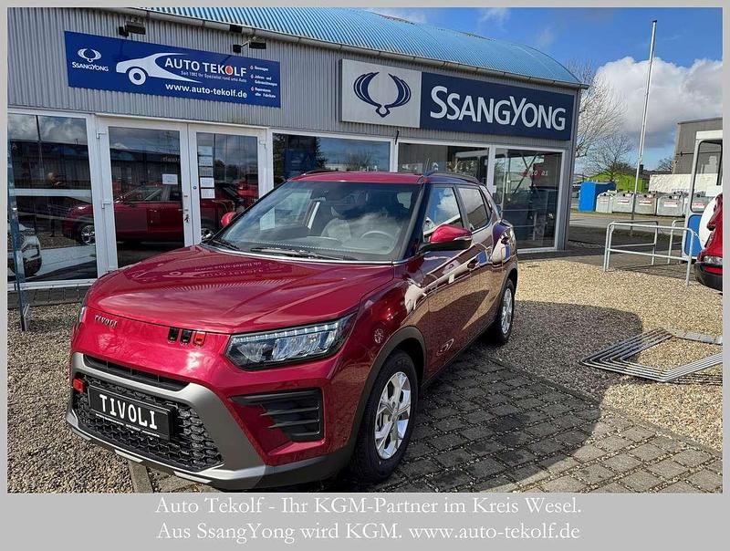 Cherry red metallic Neu 2025 Ssangyong (KGM) Tivoli SUV | 25.950 € - Bild 1/3