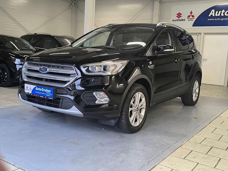 Gebraucht Ford Kuga Titanium 150 PS (110 kW) 2019 Schwarz SUV