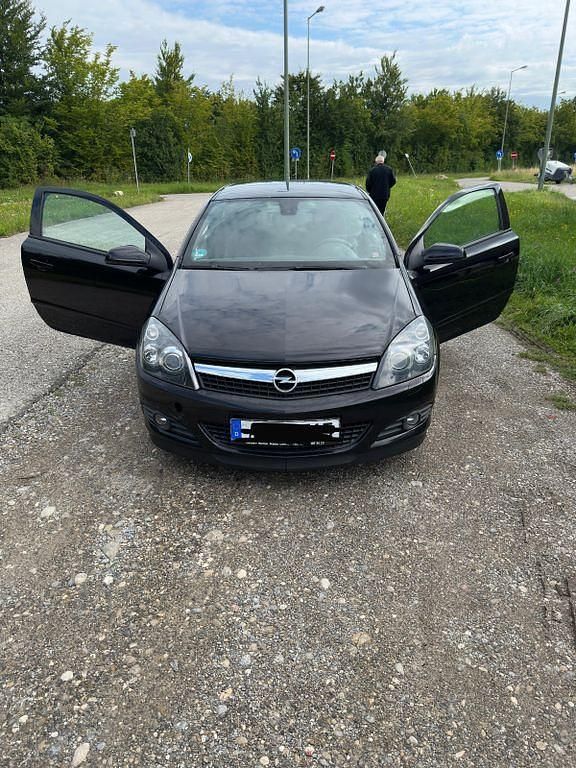 Schwarz Gebraucht 2008 Opel Astra GTC OPC Limousine | 2.399 € (Fairer Preis) - Bild 1/4