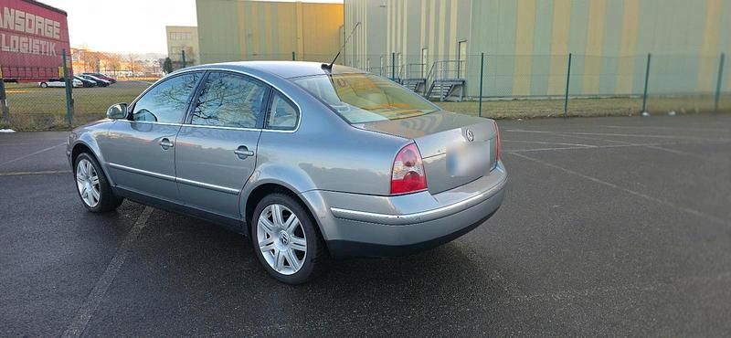 Gebraucht VW Passat 131 PS (96 kW) 2002 Grau Limousine