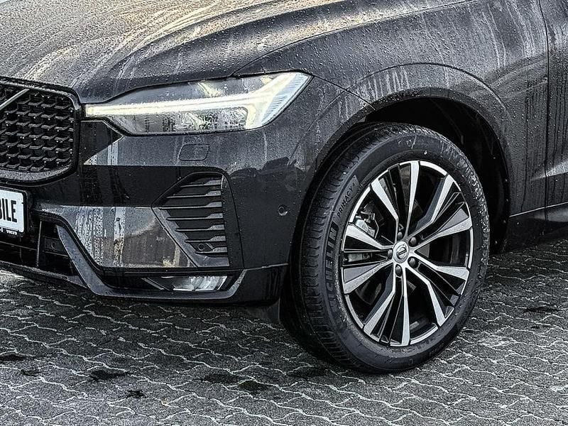 Gebraucht Volvo XC60 Plus 197 PS (144 kW) 2023 Schwarz SUV