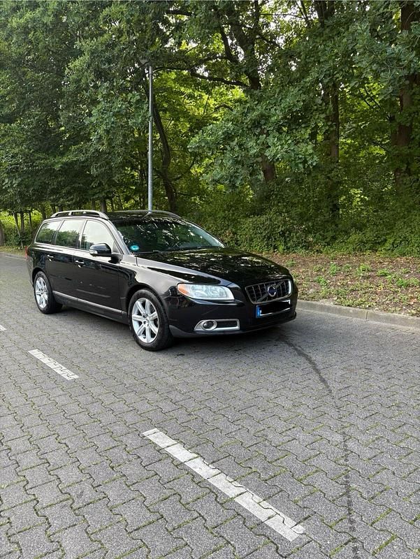 Schwarz Gebraucht 2009 Volvo V70 Kombi | 5.700 € - Bild 1/4