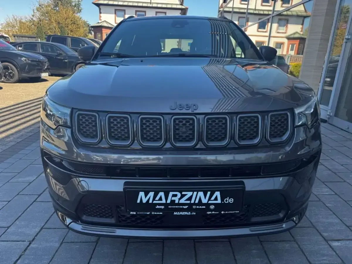 Gebraucht Jeep Compass 190 PS (139 kW) 2021 Granite crystal SUV
